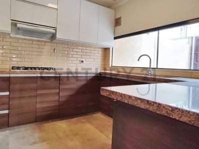 CASA EN VENTA - LUJO - ZONA OESTE - ROCA Y CORONADO - FRENTE A FEXPOCRUZ