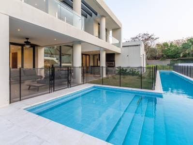 Casa de Lujo en Venta Urubo Golf - Modulo 2